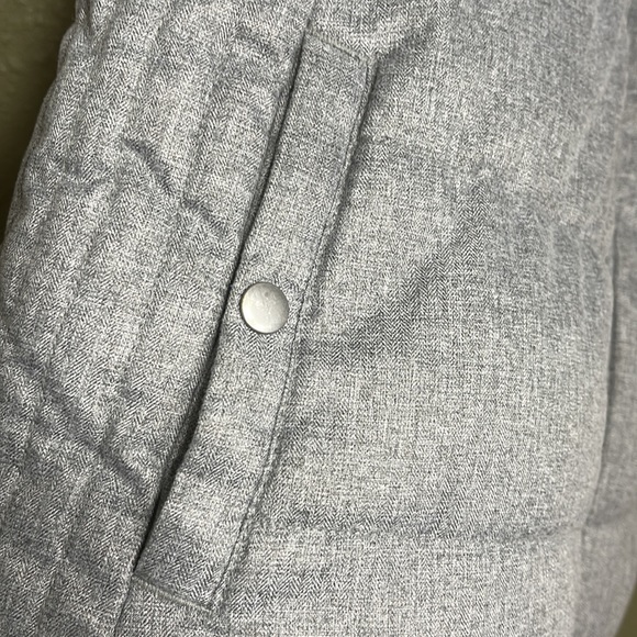 OLD NAVY PUFFER VEST - Picture 6 of 14